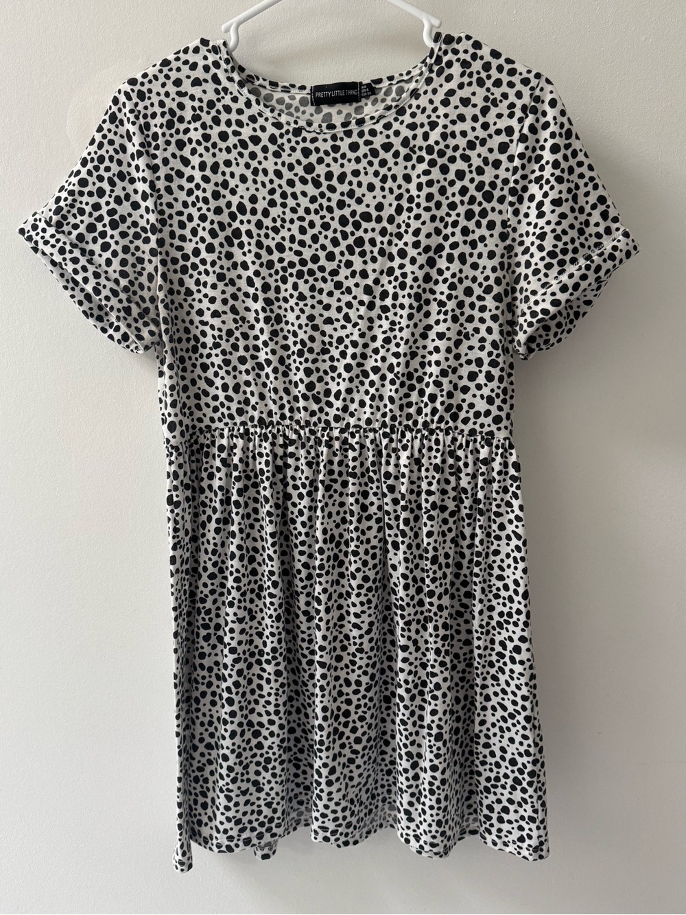 PrettyLittleThing Black Spot Print Short Sleeve Casual Dress